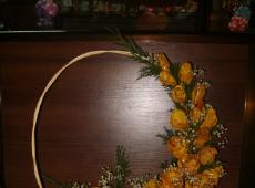 Поделки — букеты цветов и роз из осенних листьев клена: фото